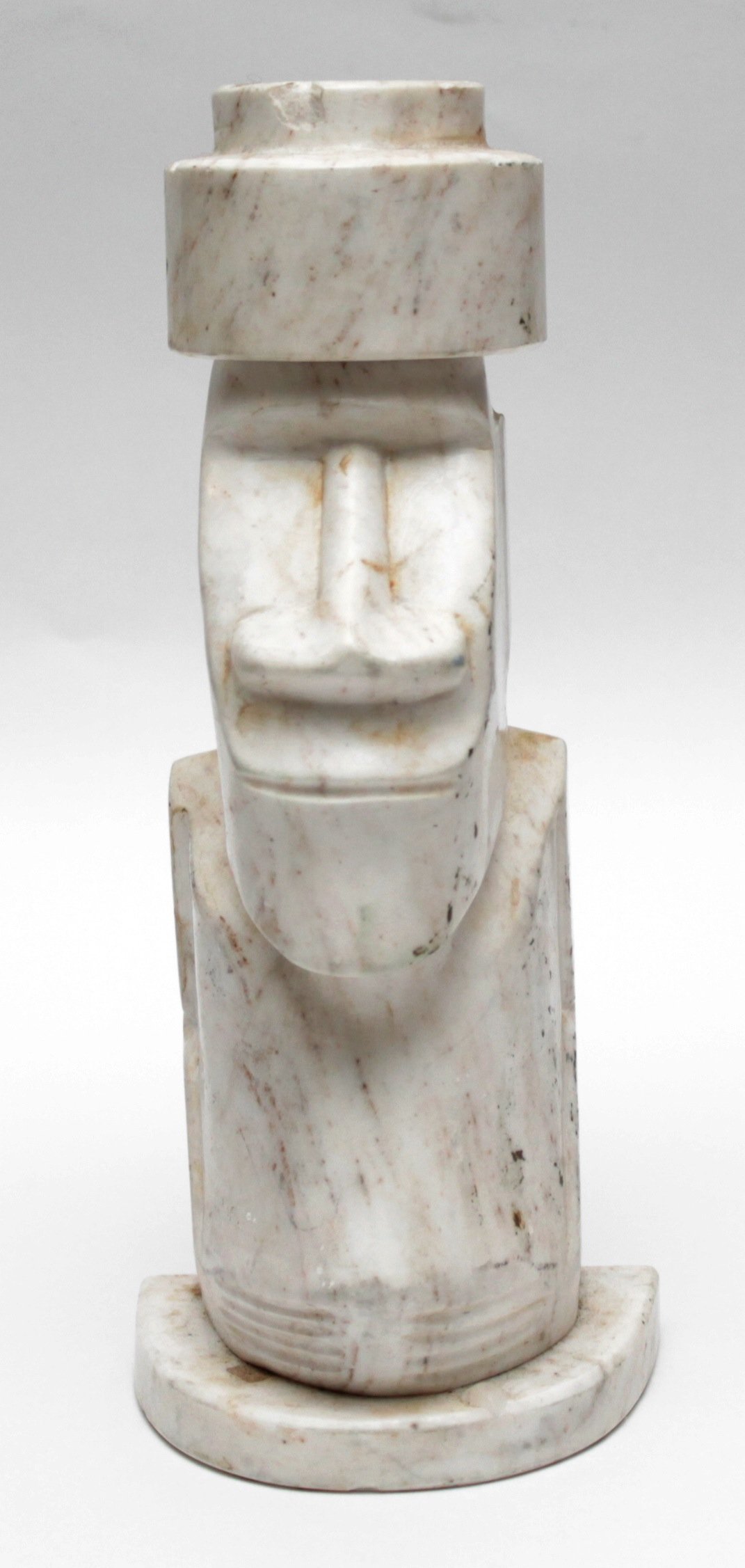 Figura Moái en mármol blanco – Escultura decorativa tallada a mano