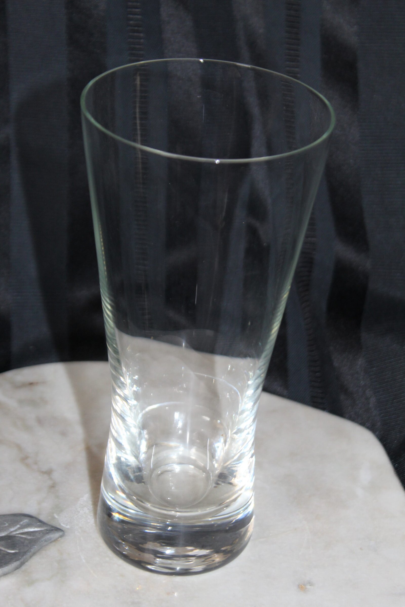 Vaso de cristal liso – Diseño cónico transparente