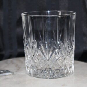 Vaso bajo tallado estilo diamante – Cristal grueso